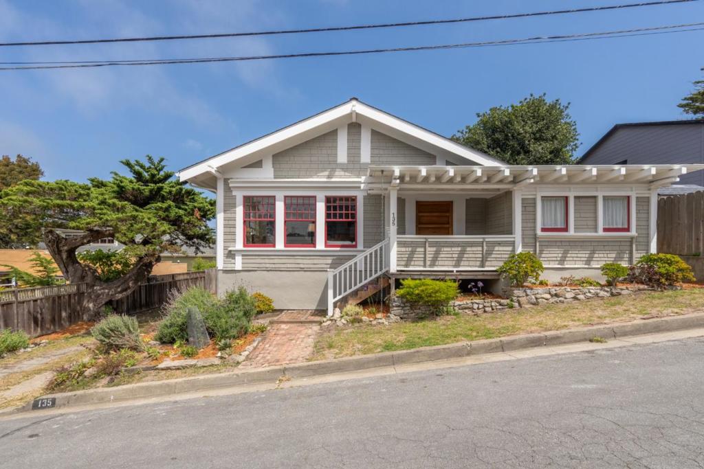 135 5th Street Property Photo 1