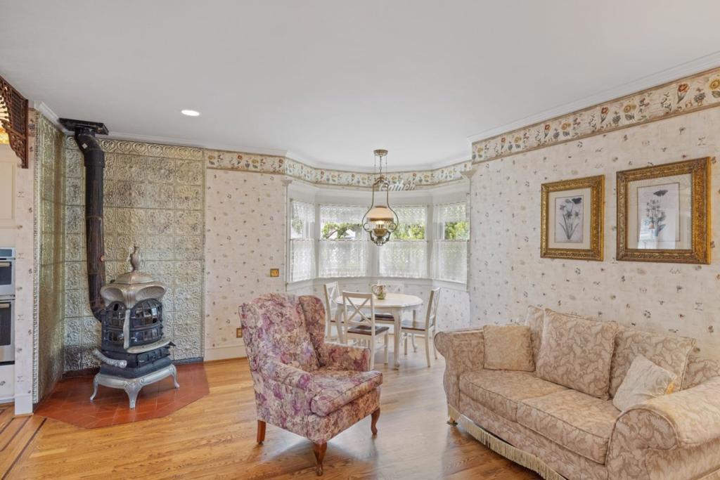 132 Forest Avenue Property Photo 7