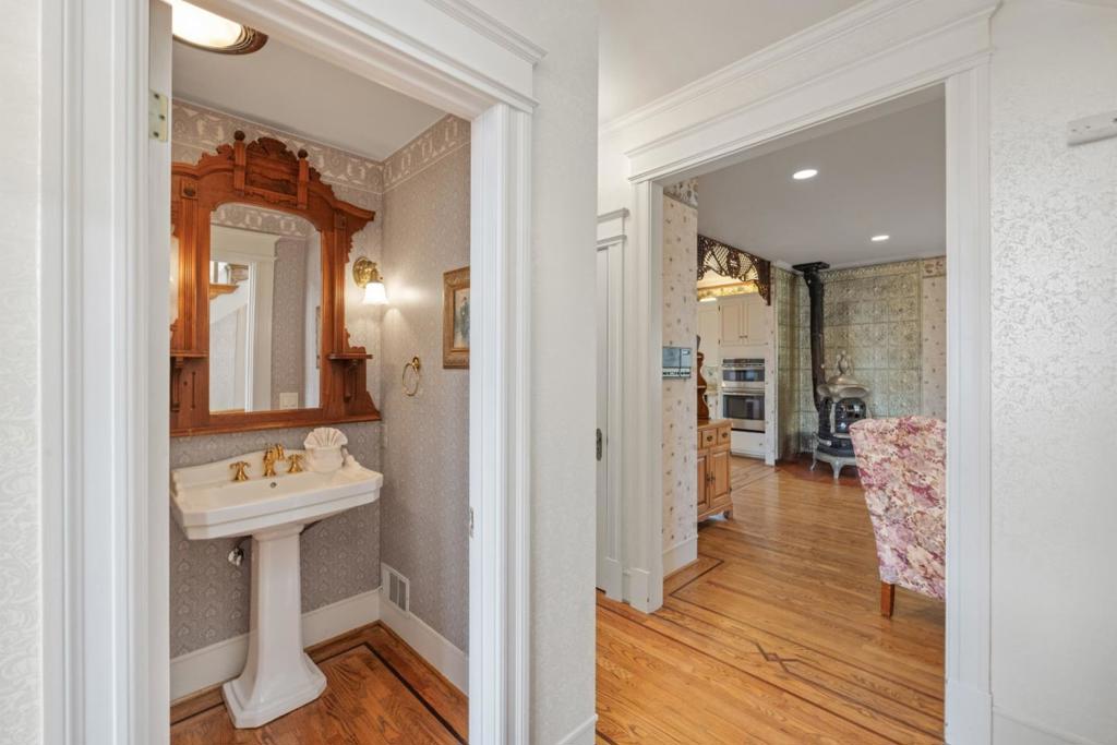 132 Forest Avenue Property Photo 16