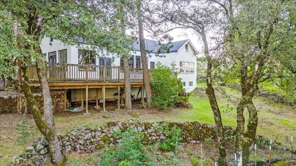 15880 Soda Springs Road Property Photo 1