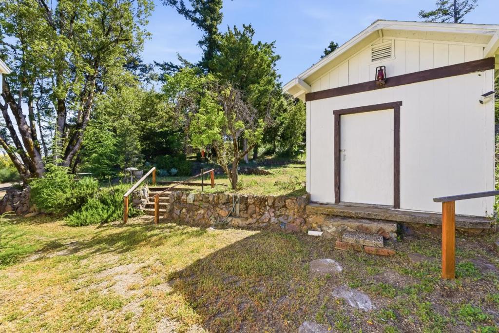 15880 Soda Springs Road Property Photo 29