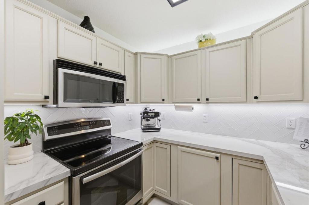 4970 Cherry Avenue 212 Property Photo 2