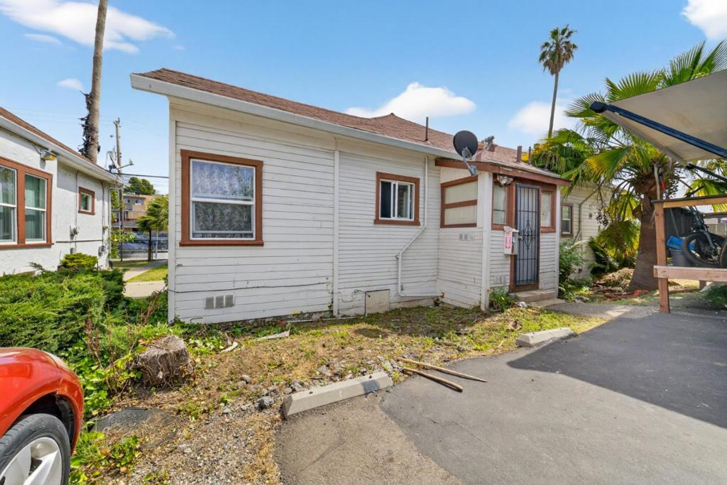 311 Ocean Street Property Photo 4