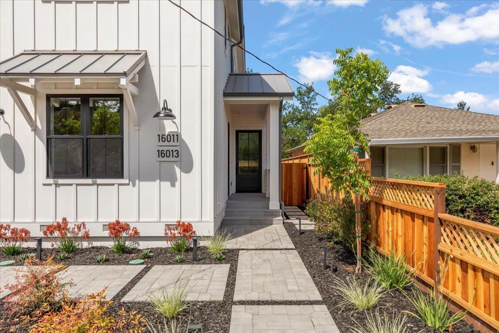 16011 Stephenie Lane Property Photo 5