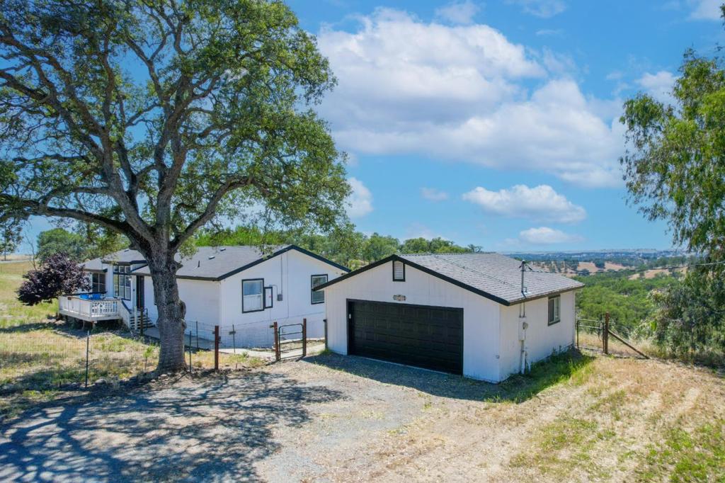 7242 Da Lee Road Property Photo 1