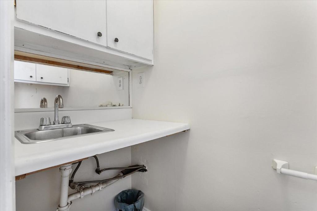 1745 Elmwood Avenue Property Photo 16