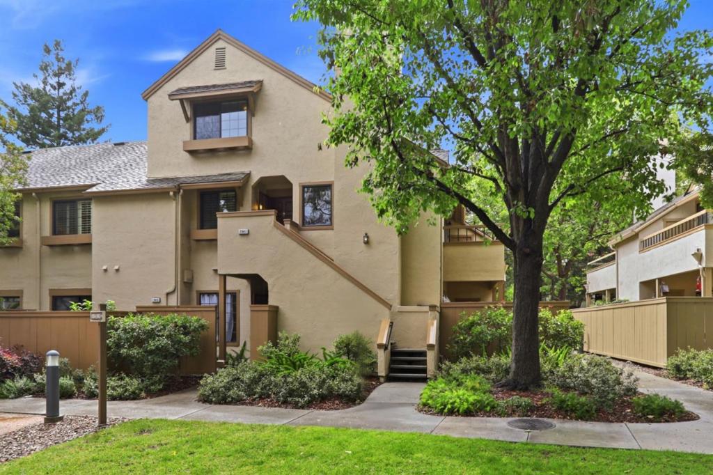 1941 Huxley Court Property Photo 1