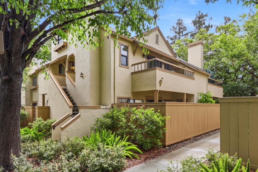 1941 Huxley Court Property Photo 2