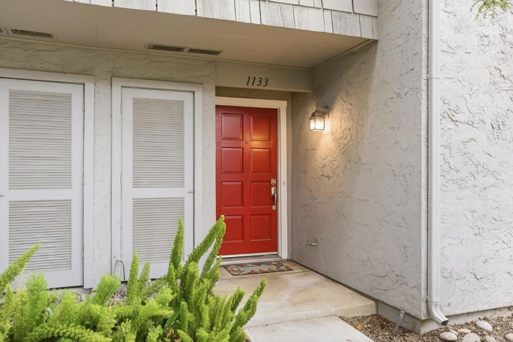1133 Shenandoah Drive Property Photo 3