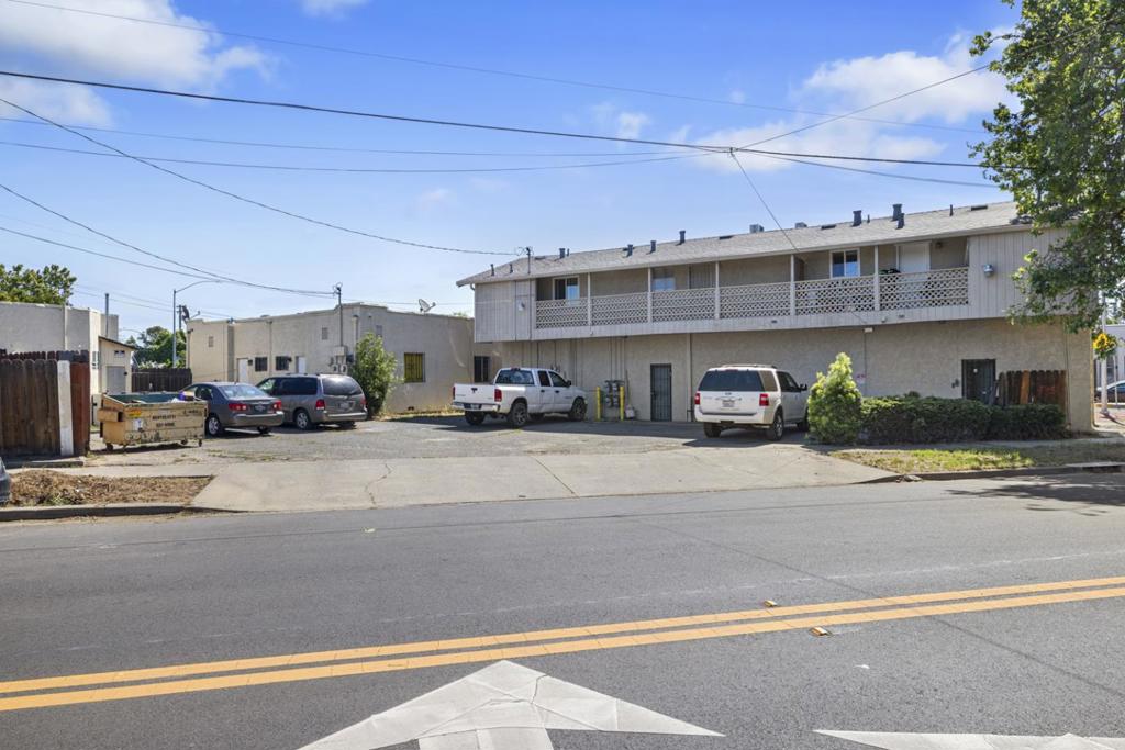 101107 I Street Property Photo 6