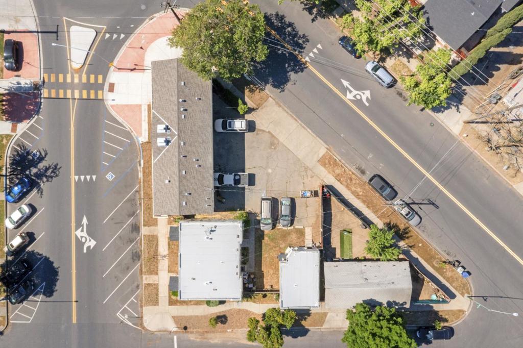 101107 I Street Property Photo 8