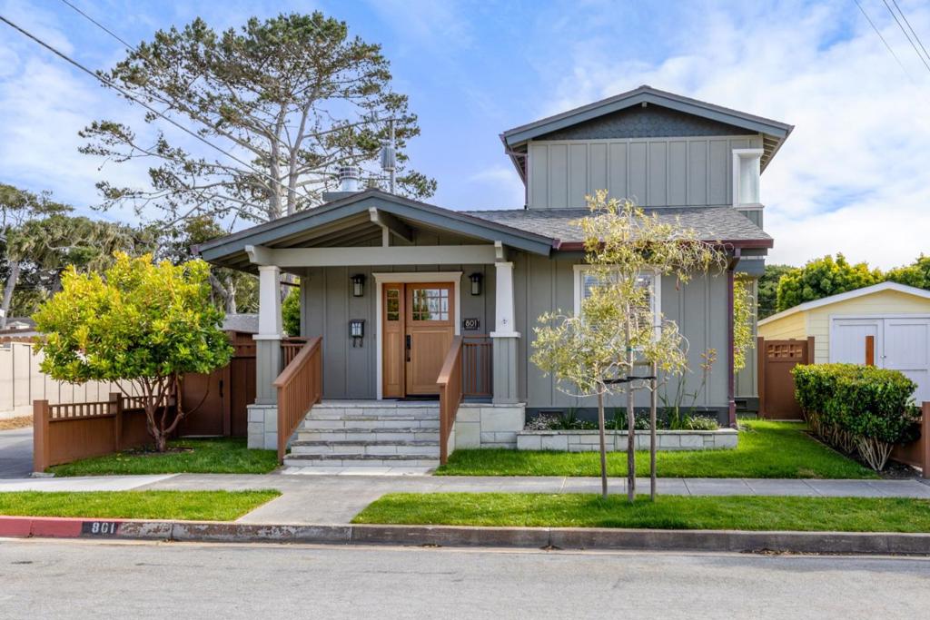 801 Junipero Avenue Property Photo 1