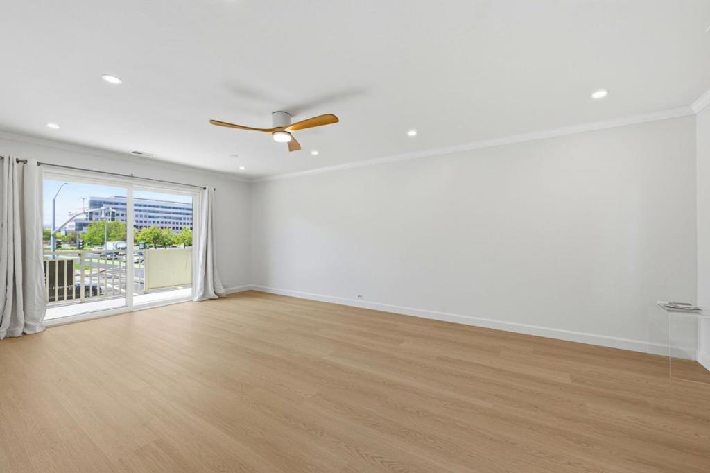 1214 Admiralty Lane Property Photo 4
