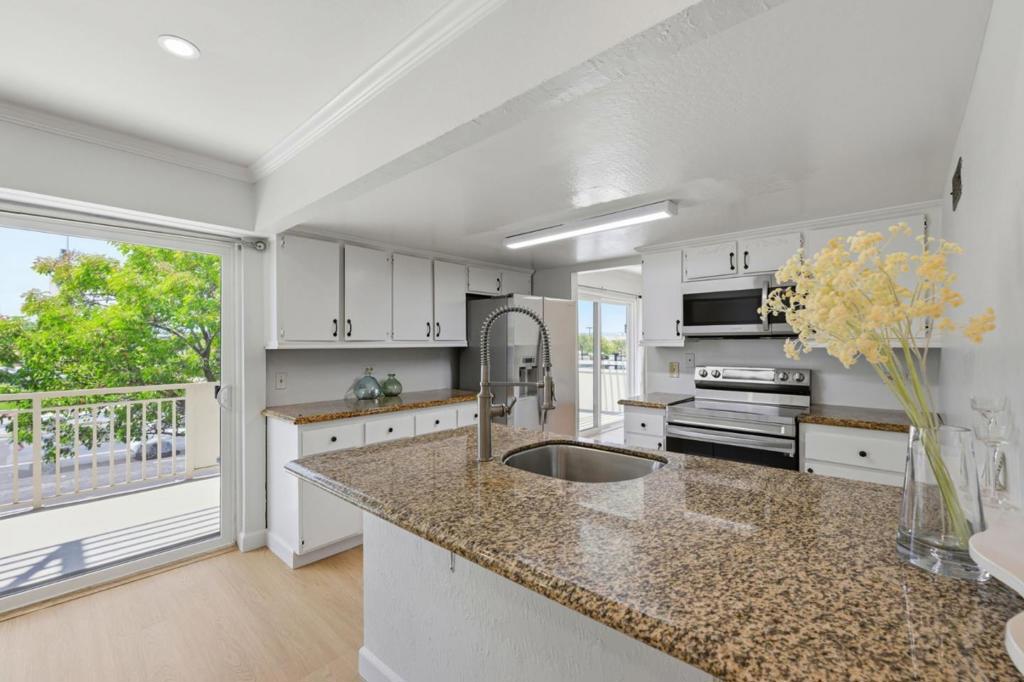 1214 Admiralty Lane Property Photo 12