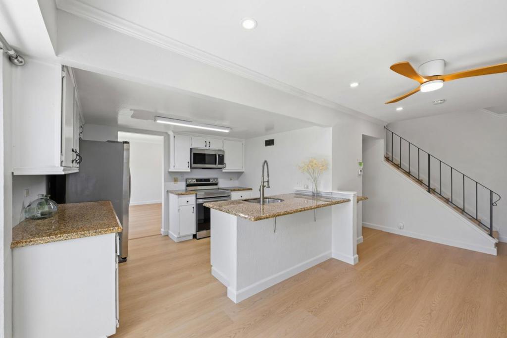 1214 Admiralty Lane Property Photo 13