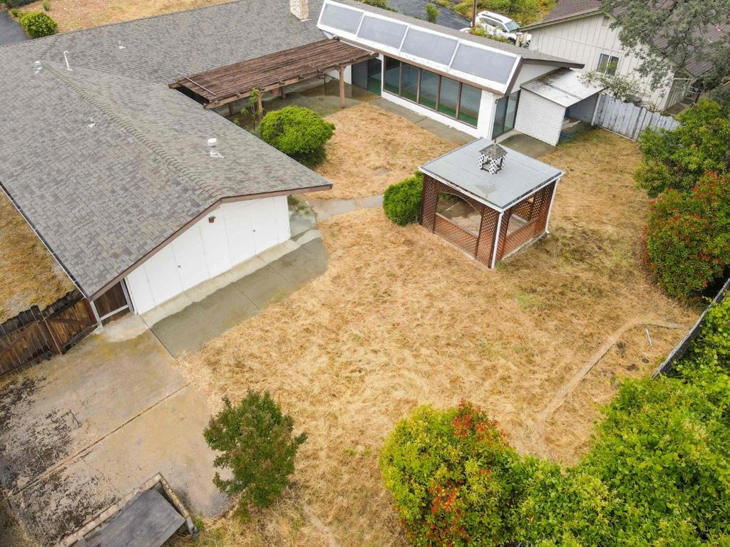 20521 Upper Hillview Drive Property Photo 3