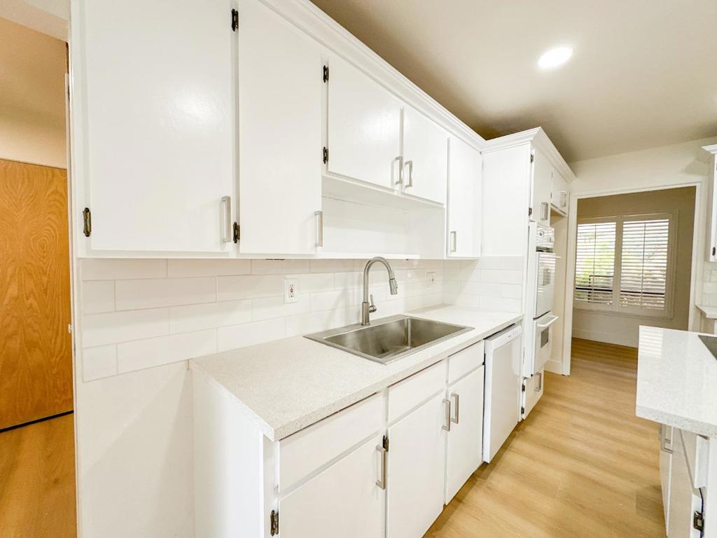 20521 Upper Hillview Drive Property Photo 12