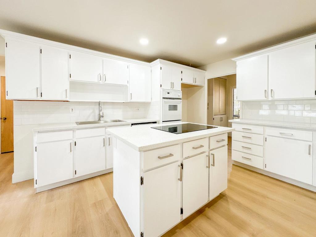 20521 Upper Hillview Drive Property Photo 14