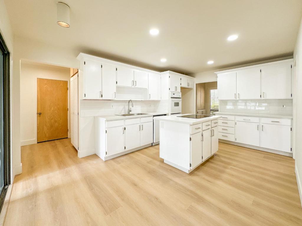 20521 Upper Hillview Drive Property Photo 15