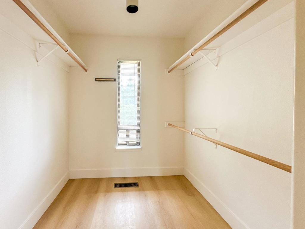 20521 Upper Hillview Drive Property Photo 18