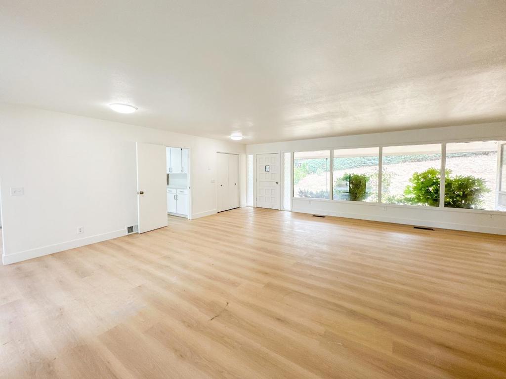 20521 Upper Hillview Drive Property Photo 22