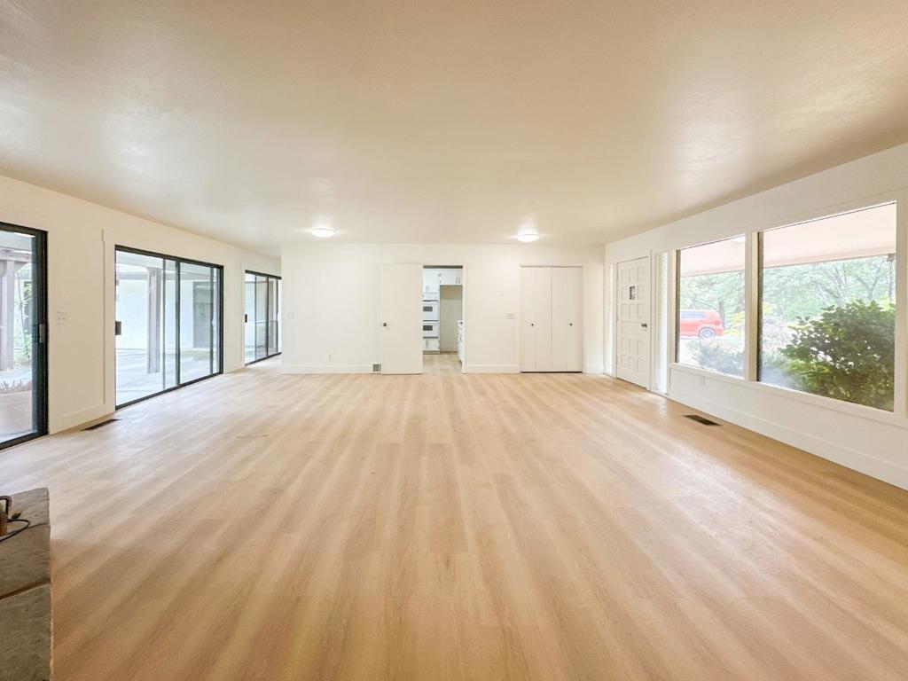 20521 Upper Hillview Drive Property Photo 23