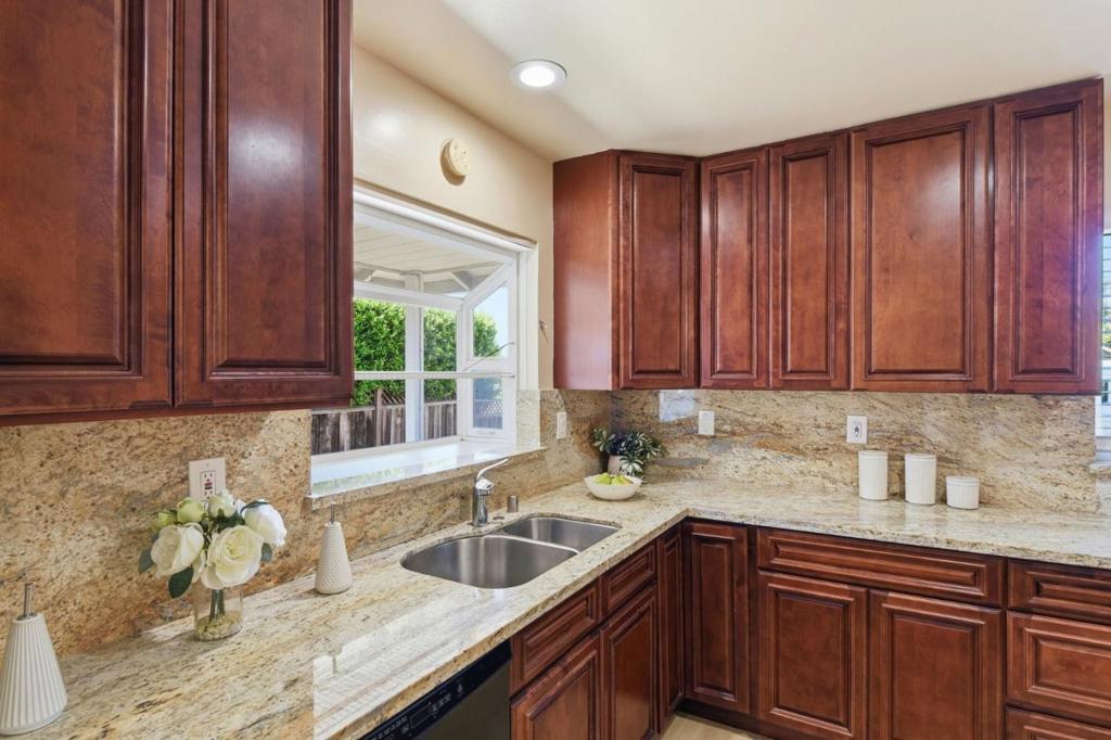 484 Ardis Avenue Property Photo 14