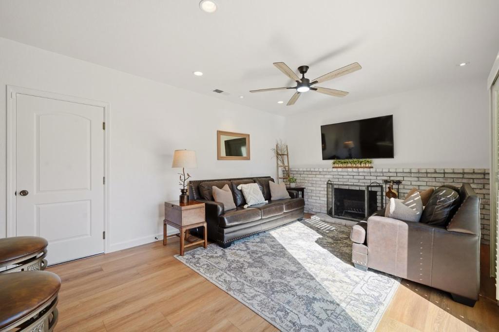 7634 Los Padres Court Property Photo 9