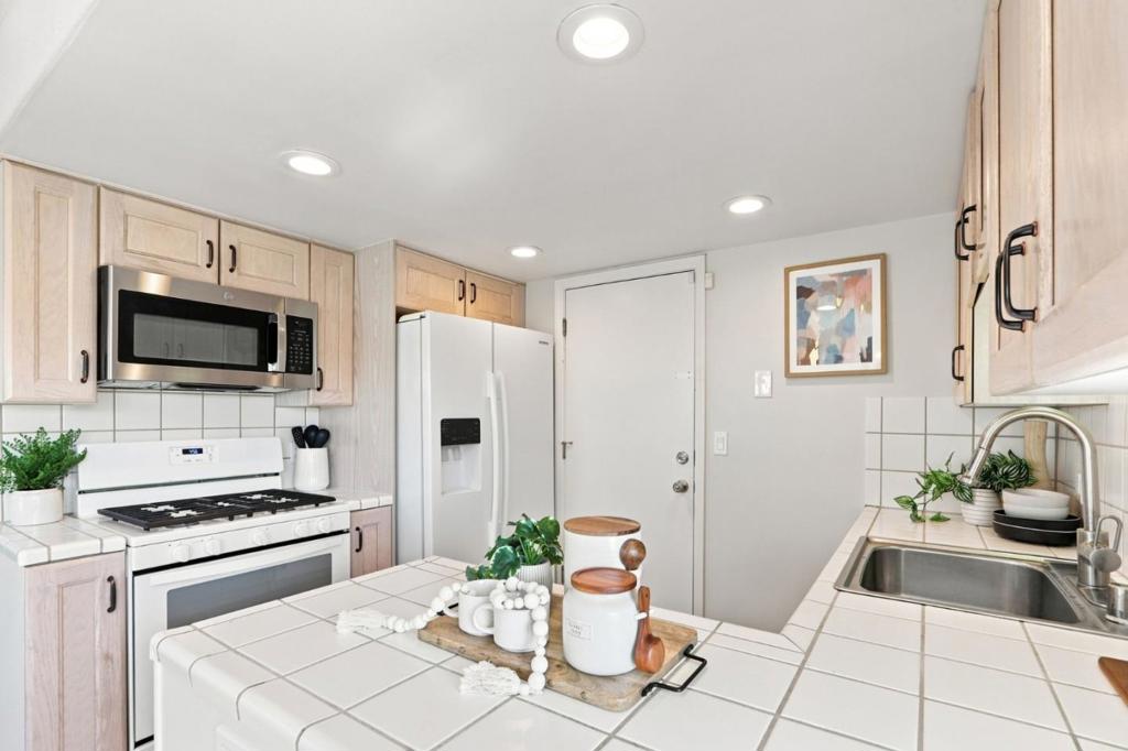 2329 Villa Place Property Photo 7