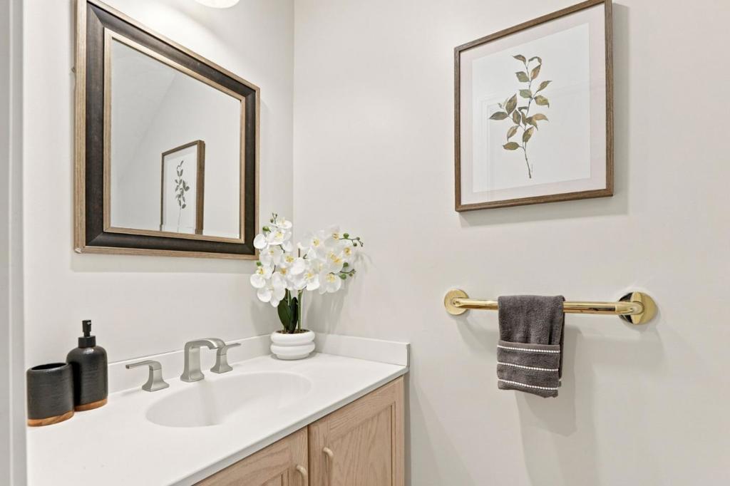 2329 Villa Place Property Photo 28
