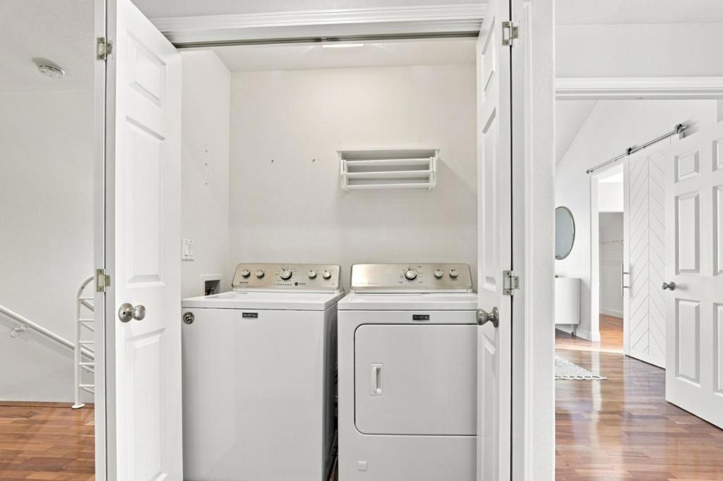 2329 Villa Place Property Photo 30