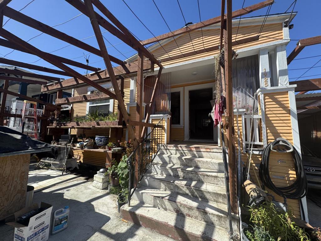 1925 E 27th Street Property Photo 2