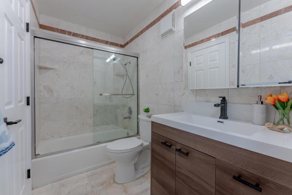 410 Auburn Way 19 Property Photo 17