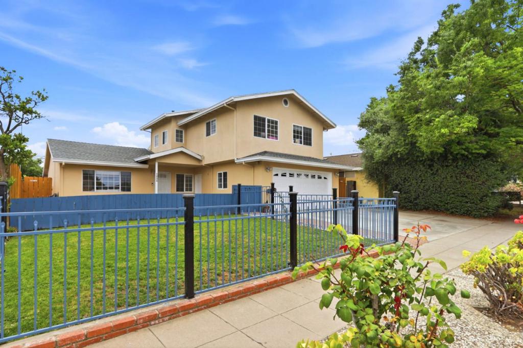 1532 Kooser Road Property Photo 3