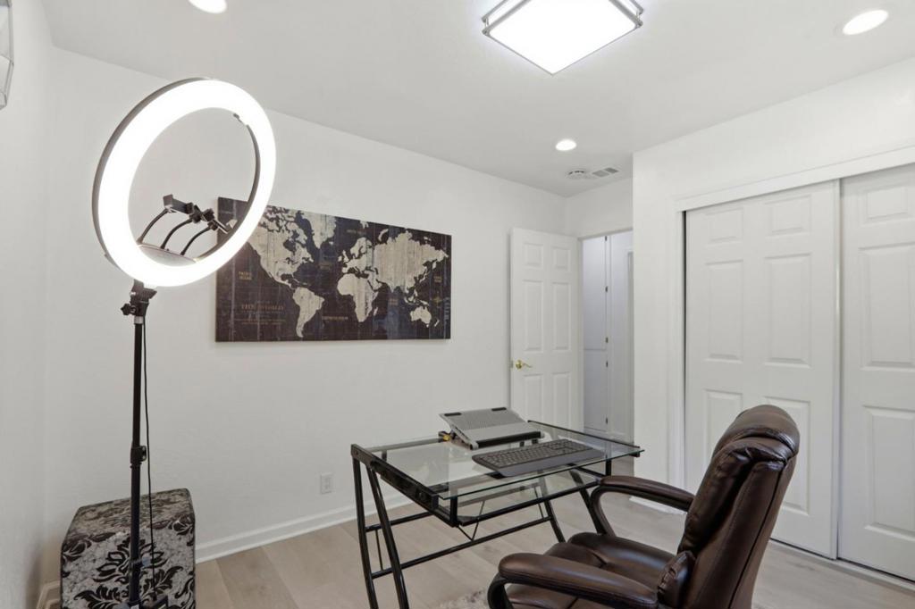 1532 Kooser Road Property Photo 14