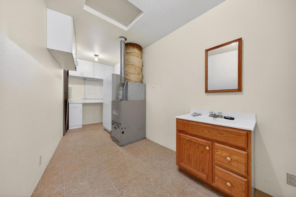 469600 Amesbury Drive Property Photo 24