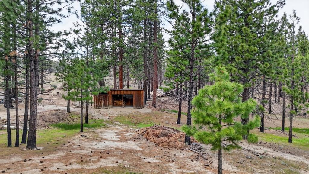 469600 Amesbury Drive Property Photo 31
