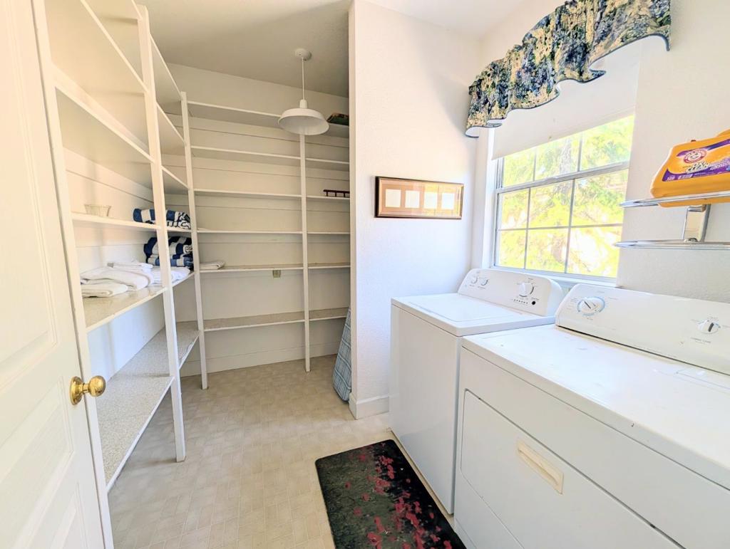 12021 Valenta Way Property Photo 11
