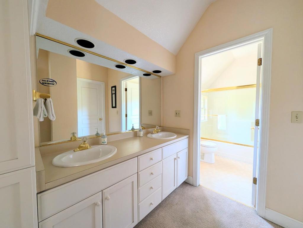 12021 Valenta Way Property Photo 15