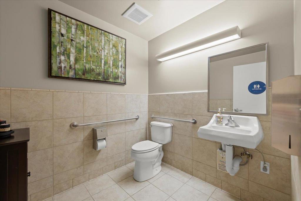 125 Hangar Way 110 Property Photo 12