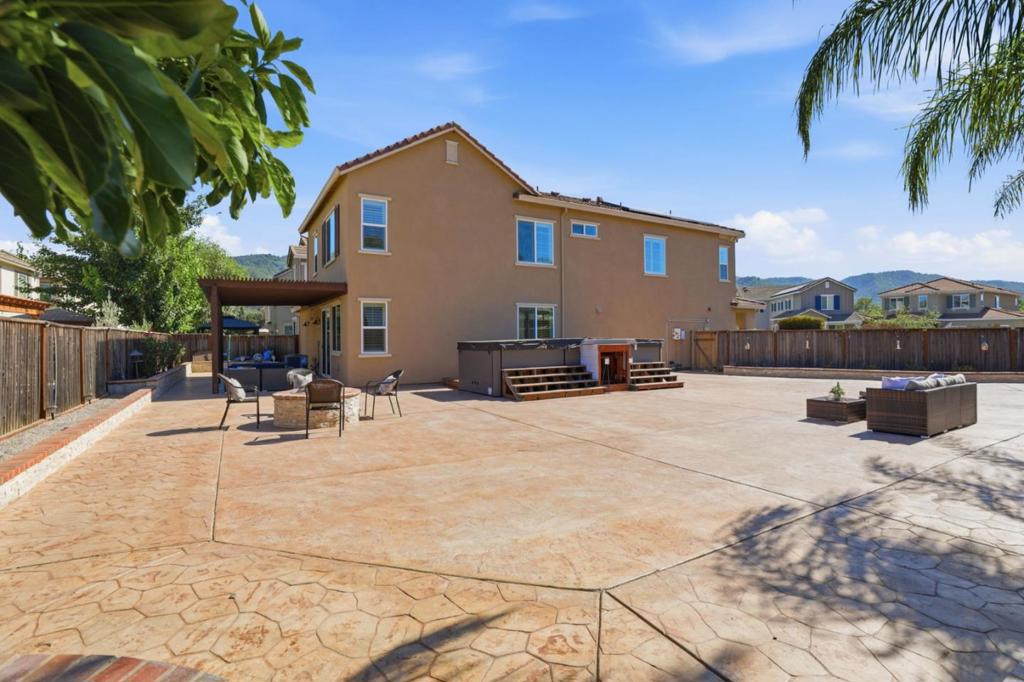 1860 Thyme Court Property Photo 4