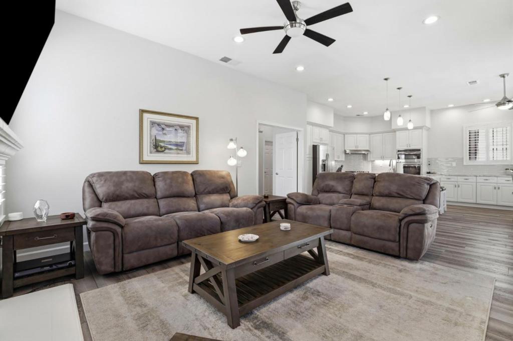 8732 Mccarty Ranch Drive Property Photo 7