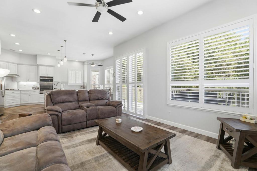 8732 Mccarty Ranch Drive Property Photo 8