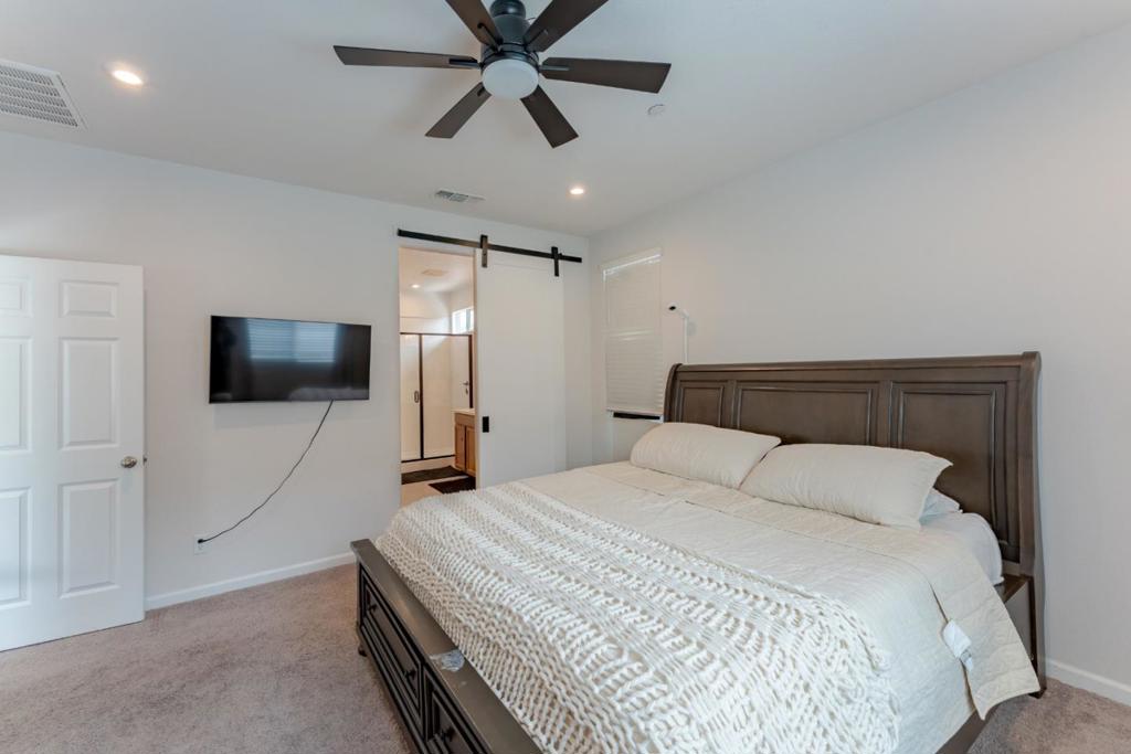 9584 Del Seis Drive Property Photo 22