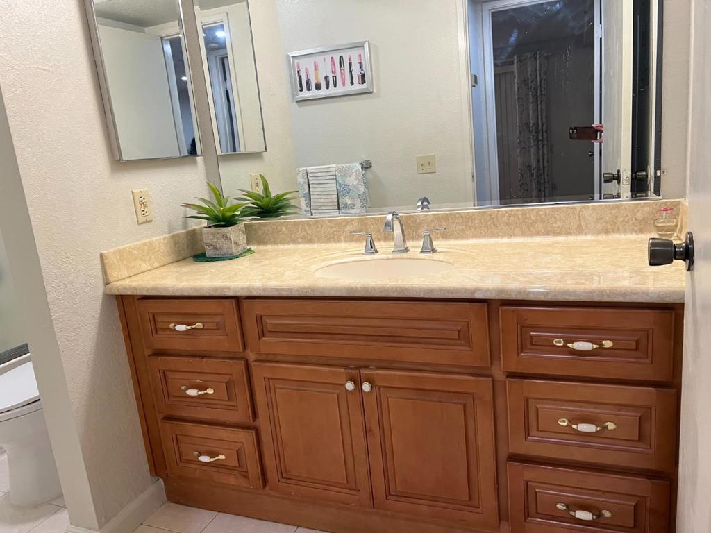 310 Hackamore Lane Property Photo 6
