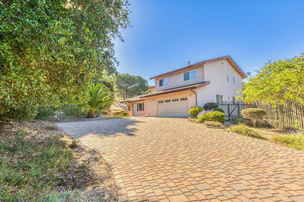 328 San Benancio Road Property Photo 1