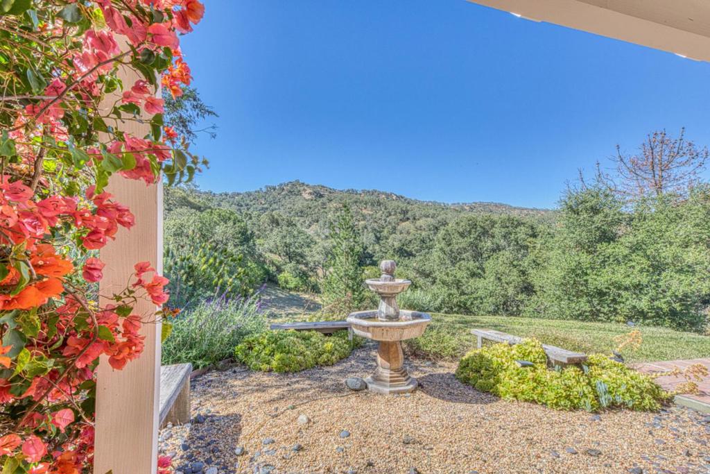 328 San Benancio Road Property Photo 3