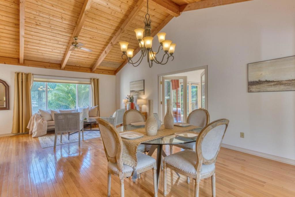 328 San Benancio Road Property Photo 11