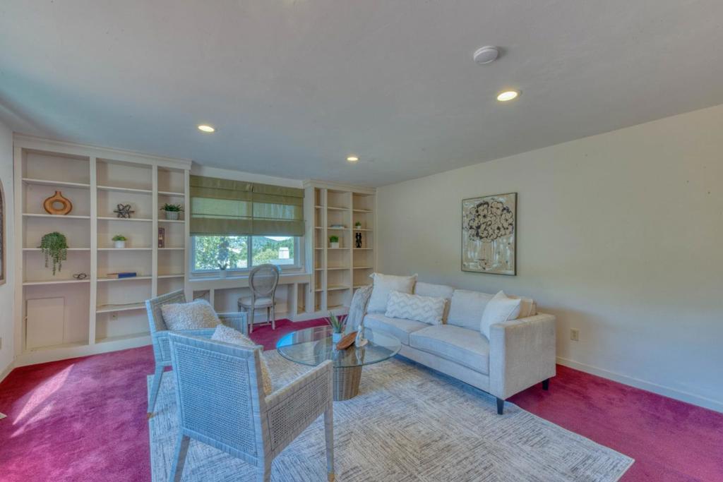 328 San Benancio Road Property Photo 24