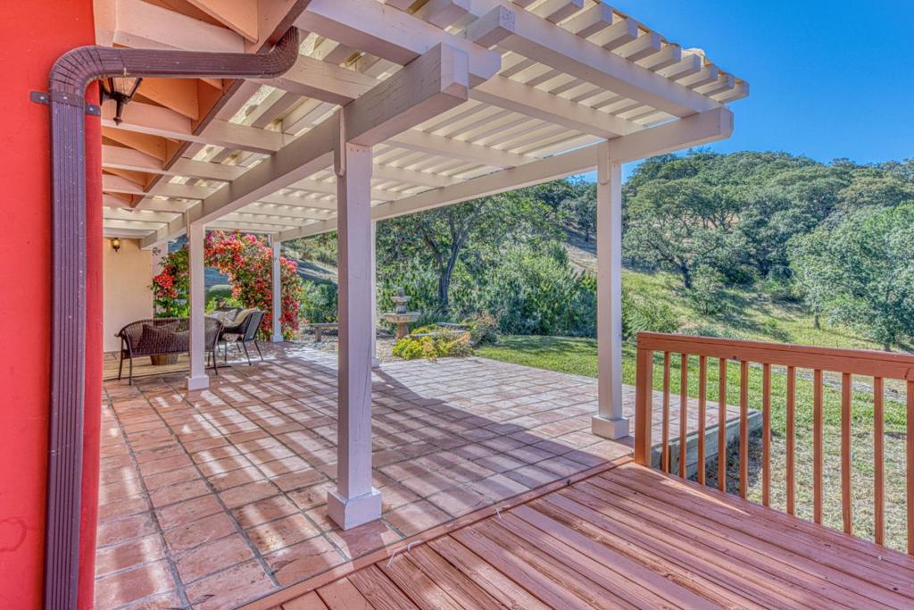 328 San Benancio Road Property Photo 26